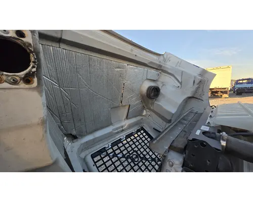 VOLVO VNM Hood