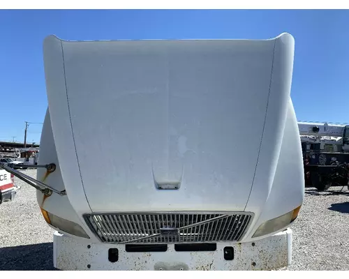 VOLVO VNM Hood