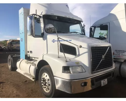 VOLVO VNM Hood