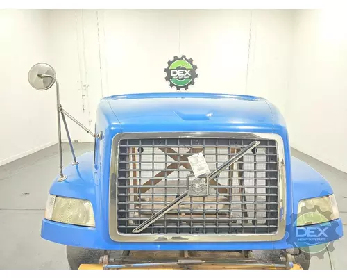 VOLVO VNM Hood