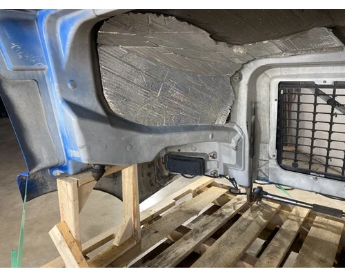 VOLVO VNM Hood