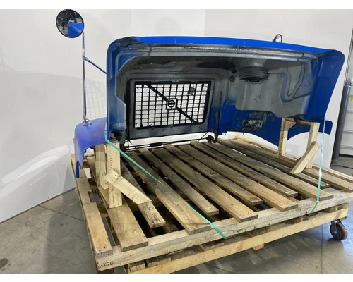 VOLVO VNM Hood