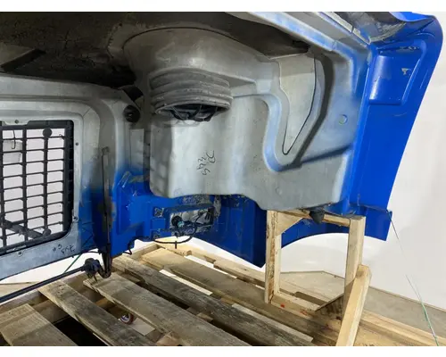 VOLVO VNM Hood