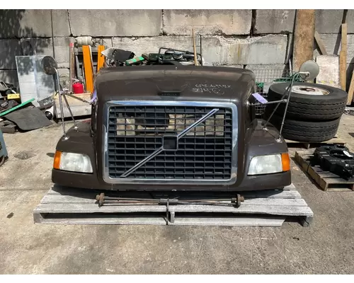 VOLVO VNM Hood