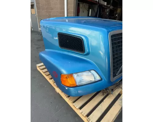 VOLVO VNM Hood