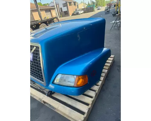 VOLVO VNM Hood