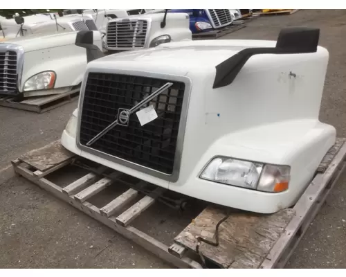 VOLVO VNM Hood