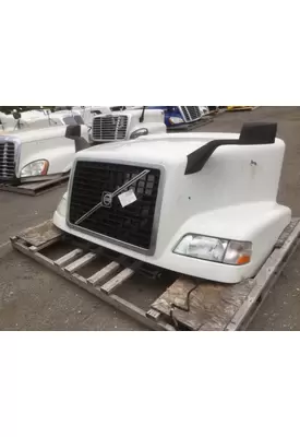 VOLVO VNM Hood