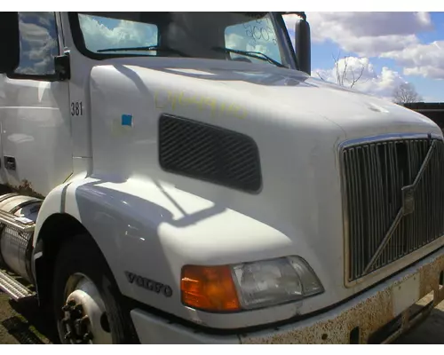 VOLVO VNM Hood