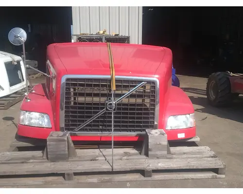 VOLVO VNM Hood