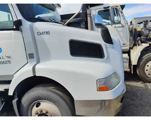 VOLVO VNM Hood
