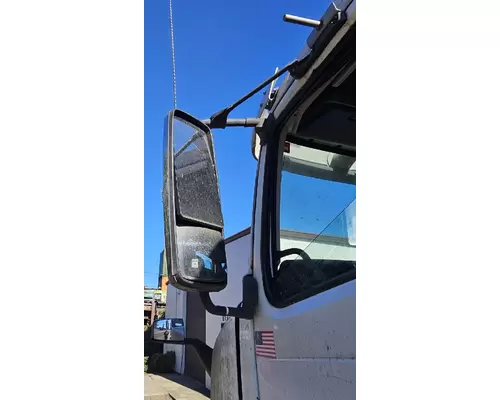 VOLVO VNM MIRROR ASSEMBLY CABDOOR