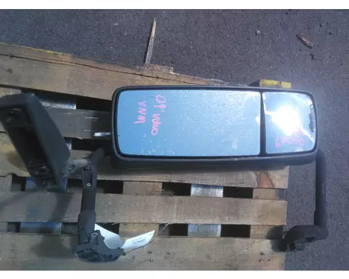 VOLVO VNM MIRROR ASSEMBLY CABDOOR