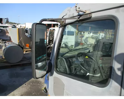 VOLVO VNM MIRROR ASSEMBLY CABDOOR