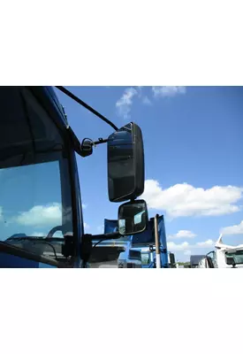 VOLVO VNM MIRROR ASSEMBLY CAB/DOOR