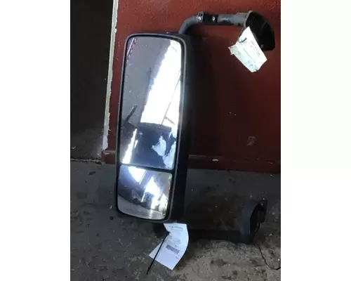 VOLVO VNM MIRROR ASSEMBLY CABDOOR