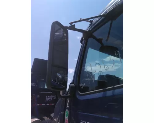 VOLVO VNM MIRROR ASSEMBLY CABDOOR