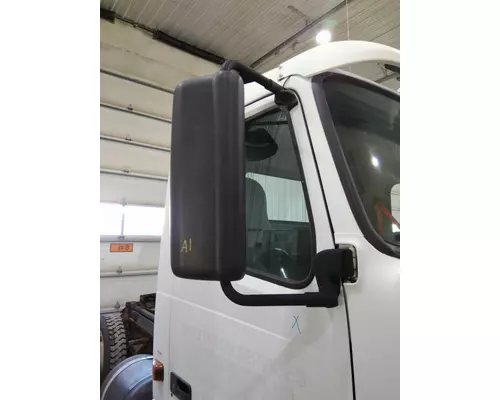 VOLVO VNM MIRROR ASSEMBLY CABDOOR