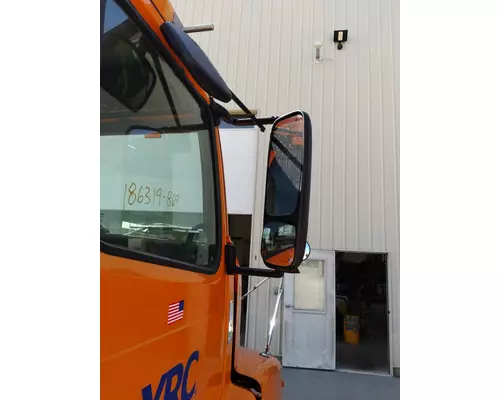 VOLVO VNM MIRROR ASSEMBLY CABDOOR