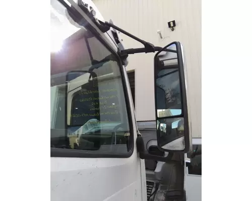 VOLVO VNM MIRROR ASSEMBLY CABDOOR