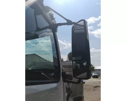 VOLVO VNM MIRROR ASSEMBLY CABDOOR