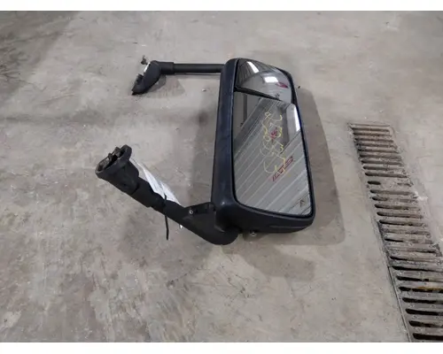 VOLVO VNM MIRROR ASSEMBLY CABDOOR