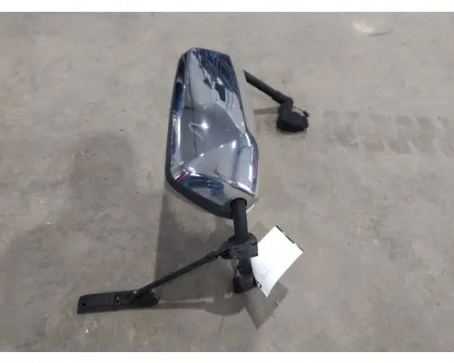 VOLVO VNM MIRROR ASSEMBLY CABDOOR