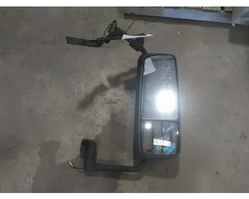 VOLVO VNM MIRROR ASSEMBLY CABDOOR