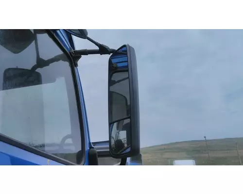 VOLVO VNM MIRROR ASSEMBLY CABDOOR