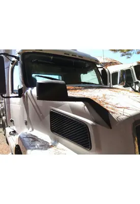 VOLVO VNM MIRROR ASSEMBLY FENDER/HOOD