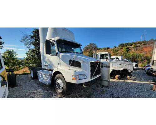 VOLVO VNM Mirror (Side View)