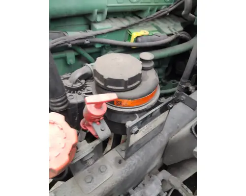 VOLVO VNM POWER STEERING RESERVOIR