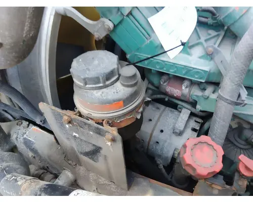 VOLVO VNM POWER STEERING RESERVOIR