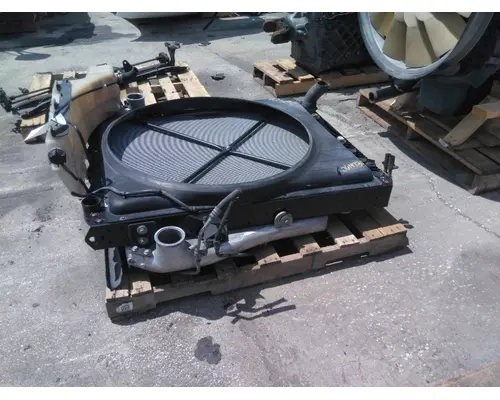 VOLVO VNM RADIATOR ASSEMBLY