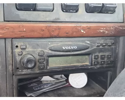 VOLVO VNM Radio