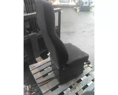 VOLVO VNM SEAT, FRONT