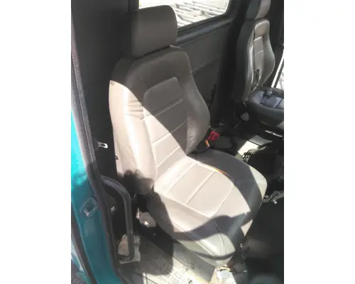 VOLVO VNM SEAT, FRONT