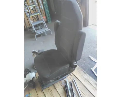 VOLVO VNM SEAT, FRONT