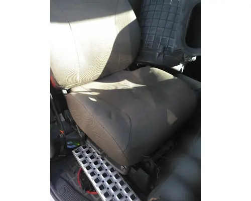 VOLVO VNM SEAT, FRONT