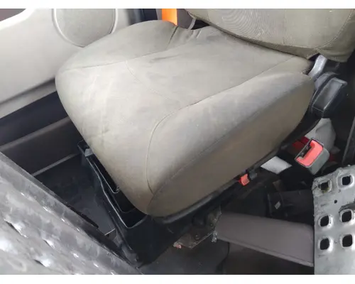 VOLVO VNM SEAT, FRONT