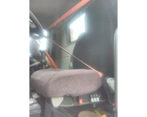 VOLVO VNM SEAT, FRONT