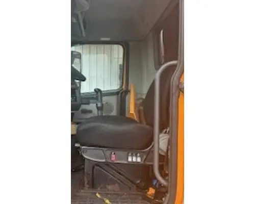VOLVO VNM SEAT, FRONT