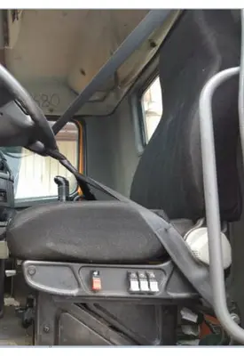 VOLVO VNM SEAT, FRONT
