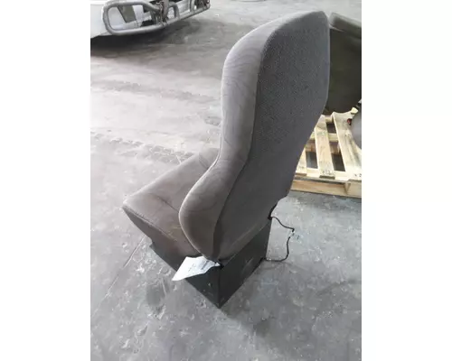 VOLVO VNM SEAT, FRONT