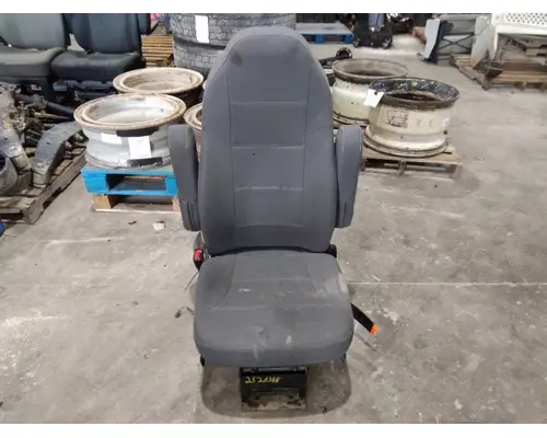 VOLVO VNM SEAT, FRONT