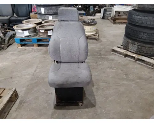 VOLVO VNM SEAT, FRONT