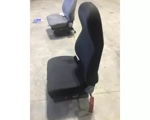 VOLVO VNM SEAT, FRONT