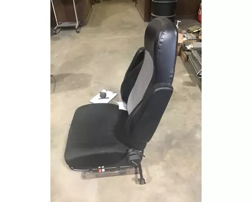 VOLVO VNM SEAT, FRONT