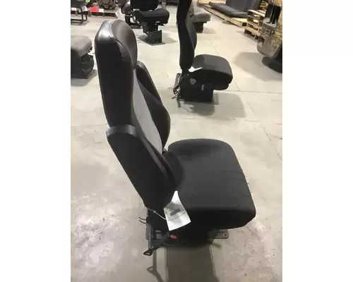 VOLVO VNM SEAT, FRONT