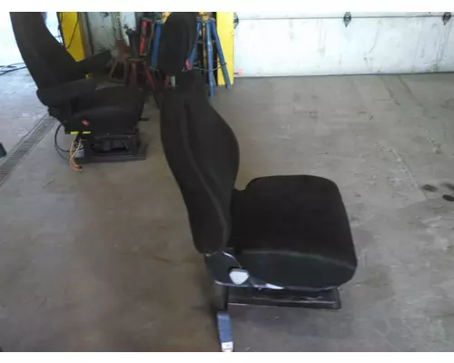 VOLVO VNM SEAT, FRONT